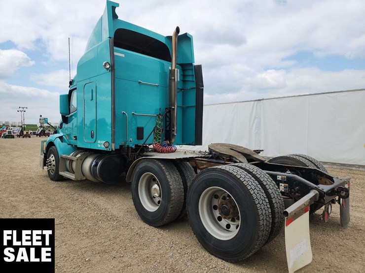 2019-peterbilt-579-image-4