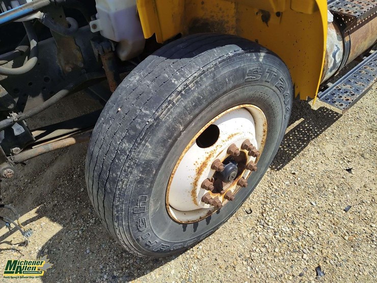2009-international-durastar-4300-image-19