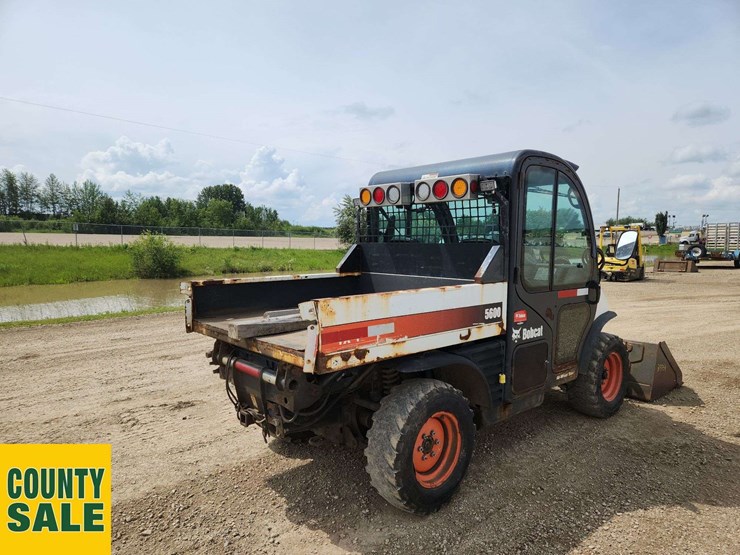 2011-bobcat-toolcat-5600-image-4