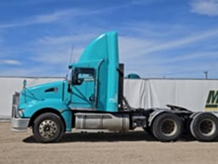 2014-kenworth-t660-image-5