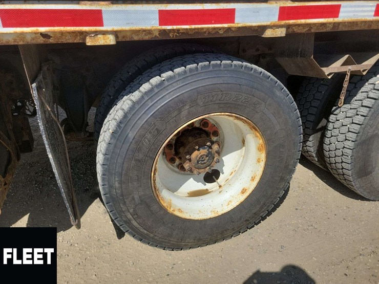 2015-freightliner-108sd-image-20