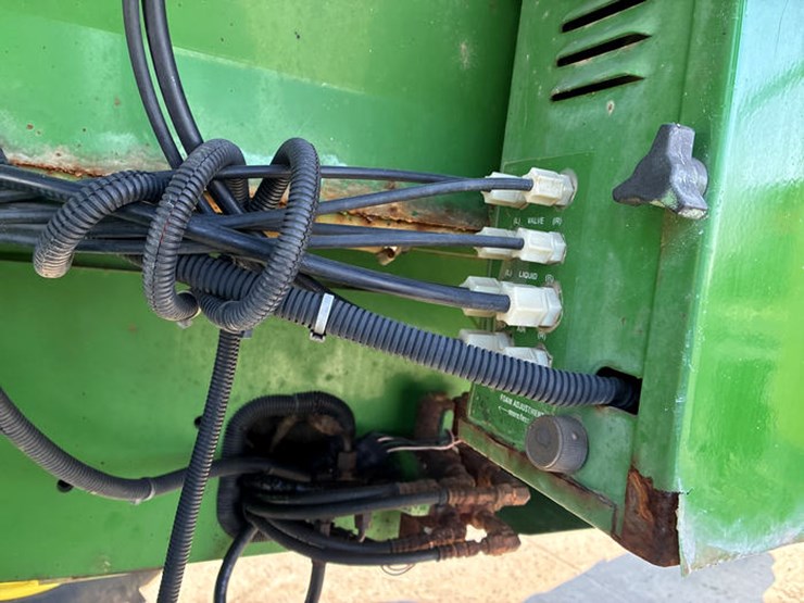 1999-john-deere-4700-image-37