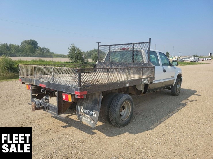 2006-gmc-sierra-3500-image-3
