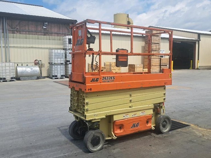 2016-jlg-2632es-image-1