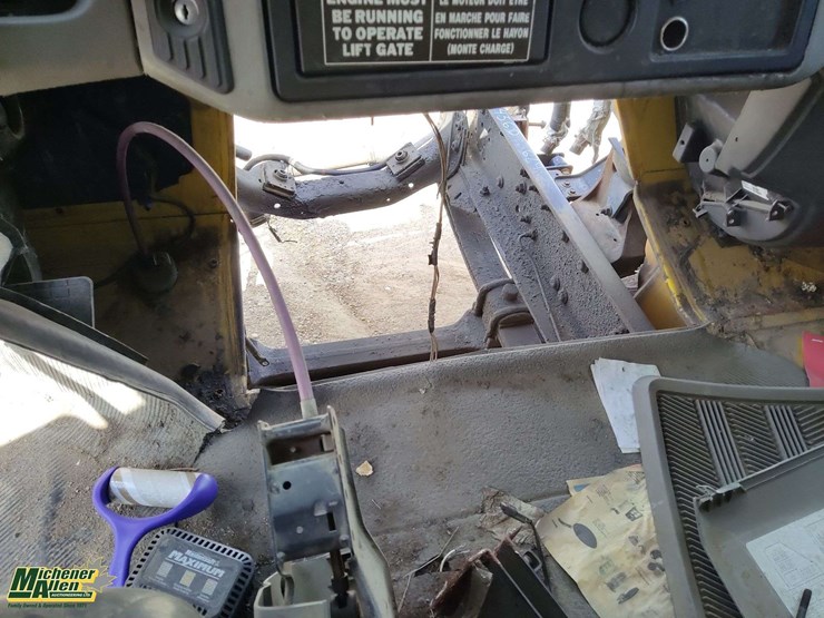 2009-international-durastar-4300-image-15
