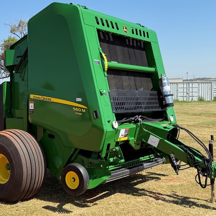 JOHN DEERE 560M