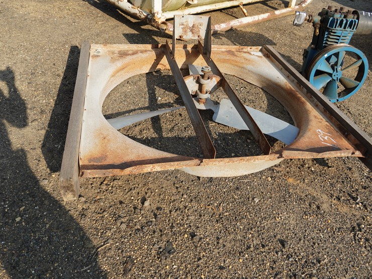 #139-•-48”-sidewall-fan-image-2