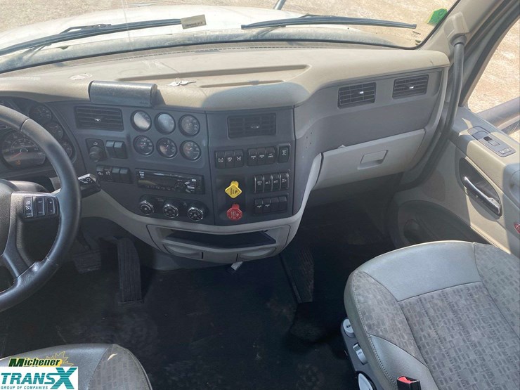 2020-peterbilt-579-image-39