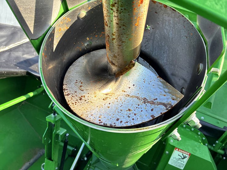 2024-john-deere-s790-image-94