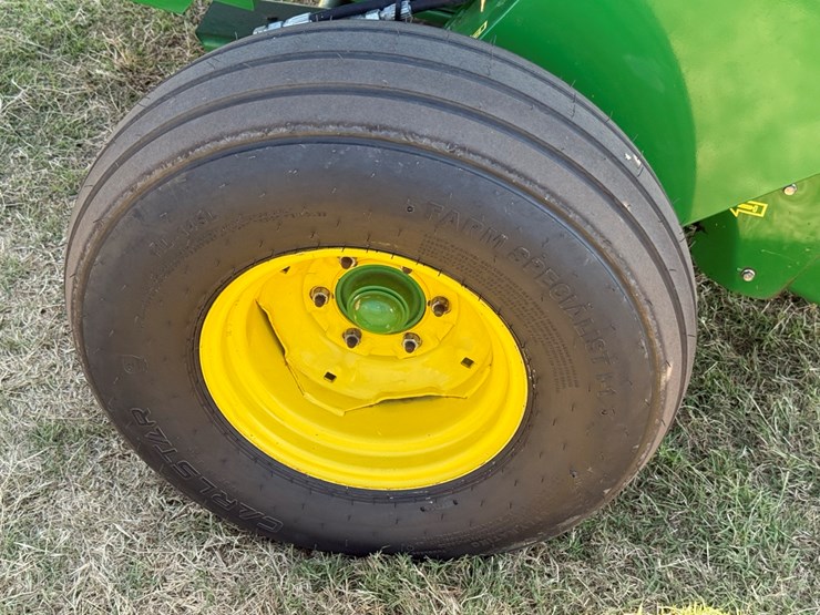 2021-john-deere-450e-image-17