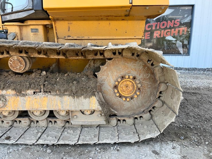 2015-deere-650k-lgp-image-14
