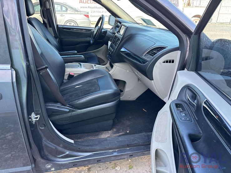 2018-dodge-grand-caravan-sxt-image-17
