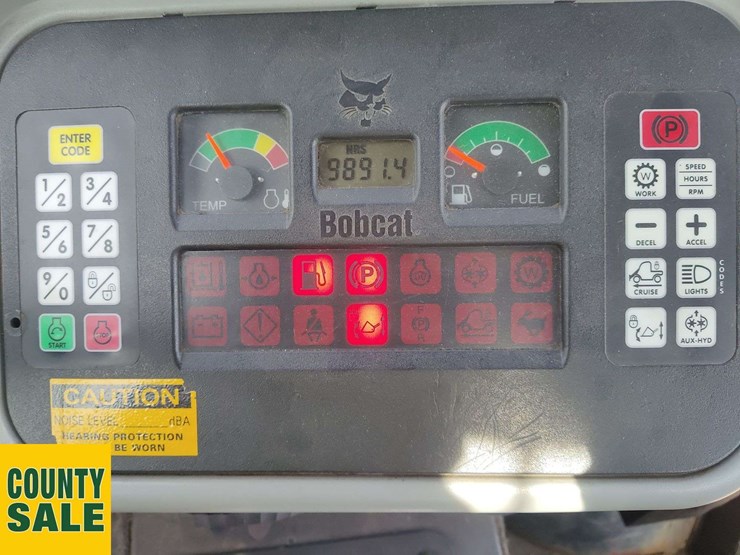 2011-bobcat-toolcat-5600-image-7