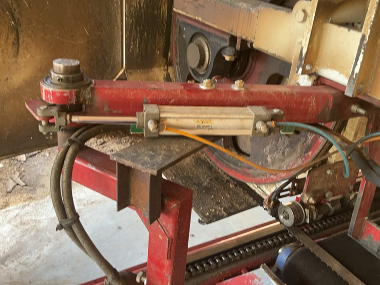 2022-john-deere-80-image-21