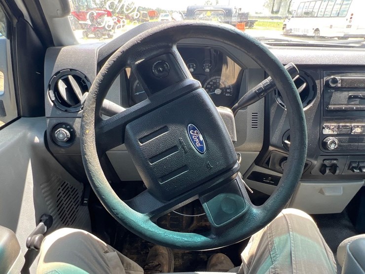 2015-ford-f450-xl-image-34