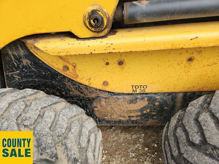 2005-caterpillar-246b-image-28