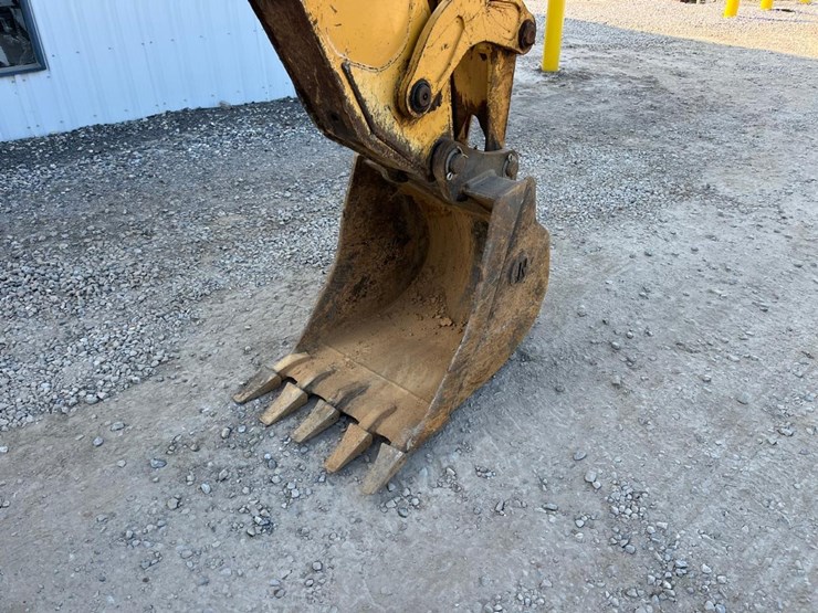 deere-410g-image-17