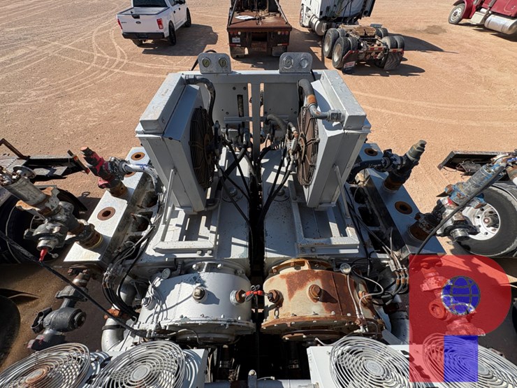 2012-cryogenic-vessel-alternatives-3-axle-15k-2,000-hp-double-pumper-trailer-image-20
