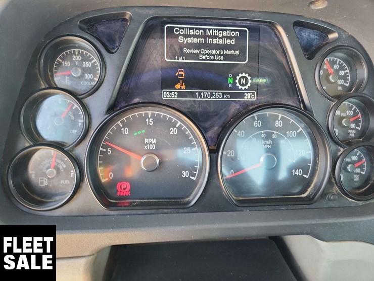 2019-peterbilt-579-image-10