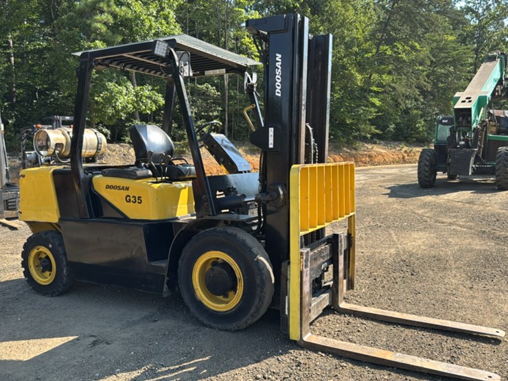 #269-•-doosan-g35-forklift-image-7