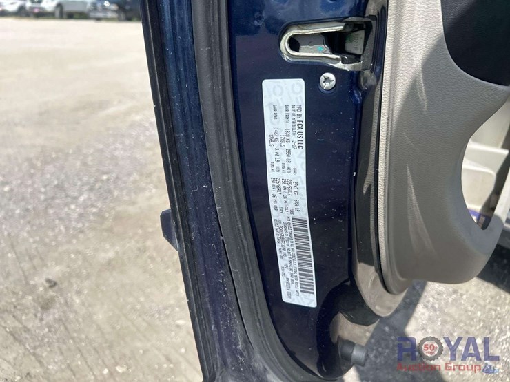 2017-dodge-grand-caravan-se-image-5