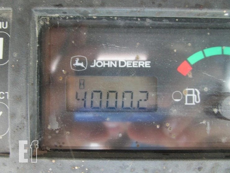 deere-320-image-9
