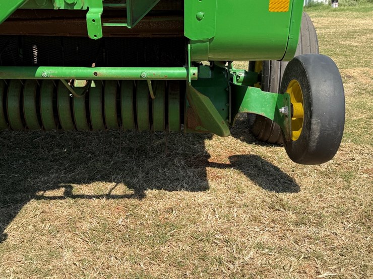 2021-john-deere-450e-image-12