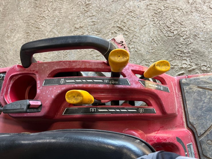2020-massey-ferguson-gc1723eb-image-36
