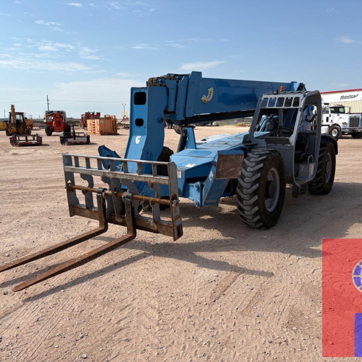 2013 GENIE GTH1056