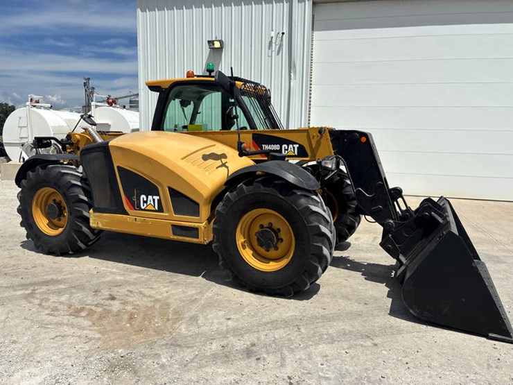 2018-caterpillar-th408d-image-1