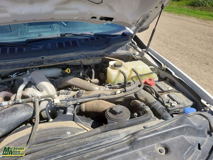 2022-ford-f550-image-15