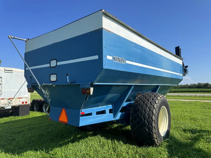 1997-kinze-840-image-10