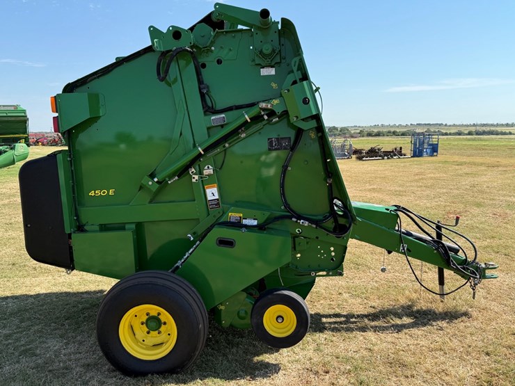 2021-john-deere-450e-image-15