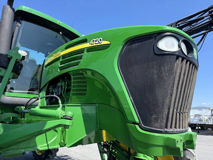 2005-john-deere-4720-image-37