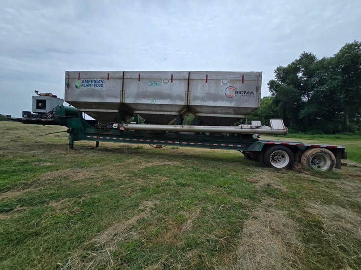 2013-doyle-dry-fertilizer-tender-trailer---kubota-diesel,-3-stainless-compartments,-side-discharge-image-12