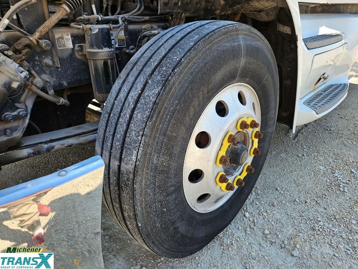 2020-peterbilt-579-image-9