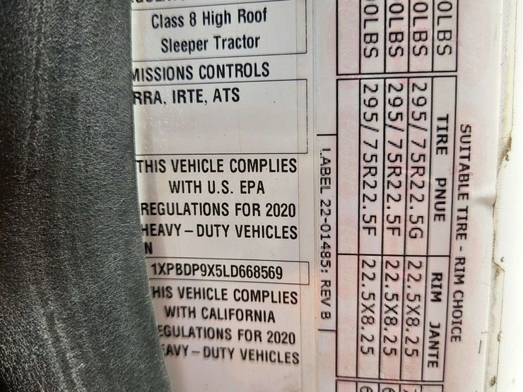 2020-peterbilt-579-image-22