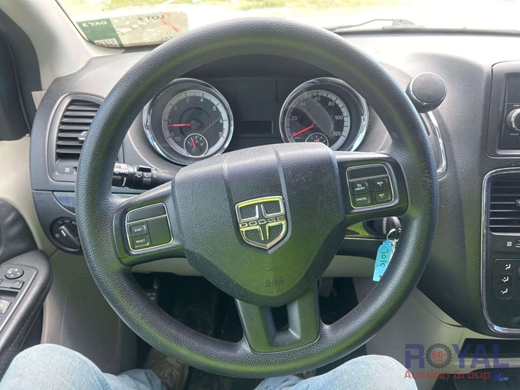 2016-dodge-caravan-image-9