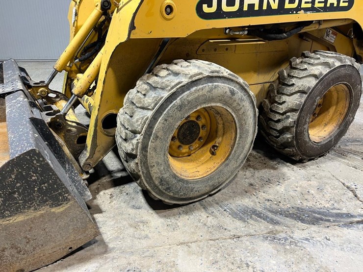john-deere-250-image-12