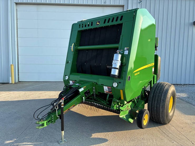 2019-john-deere-560m-image-2