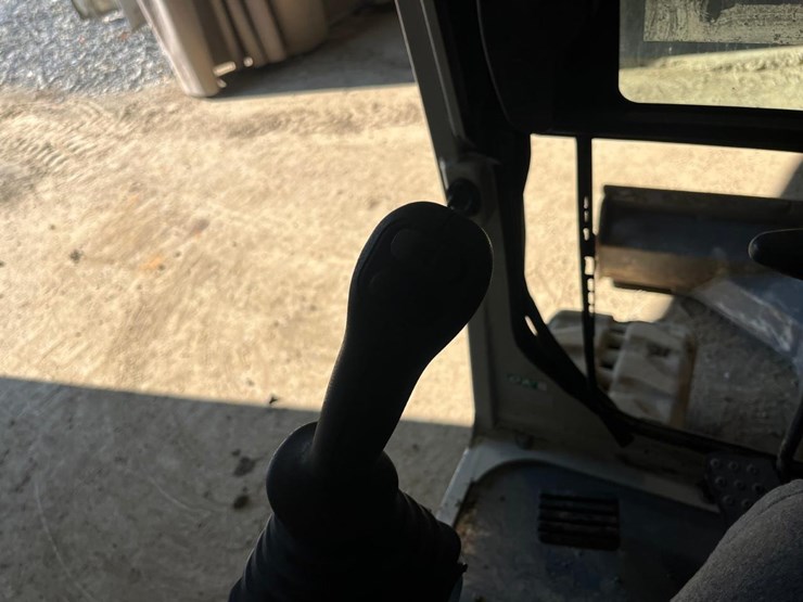 takeuchi-tb370-image-33