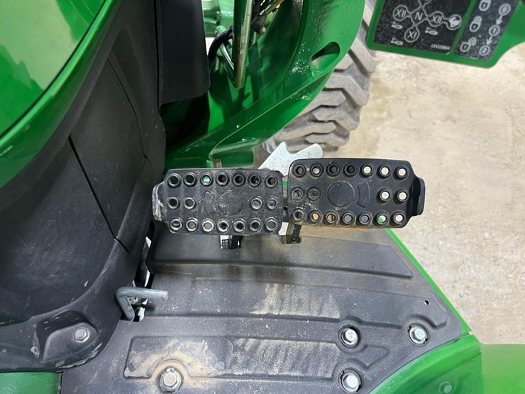 2021-john-deere-4044m-image-29