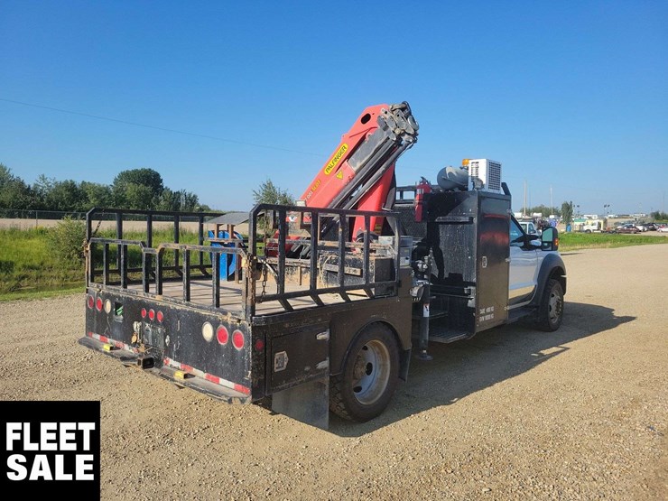 2011-ford-f550-image-4
