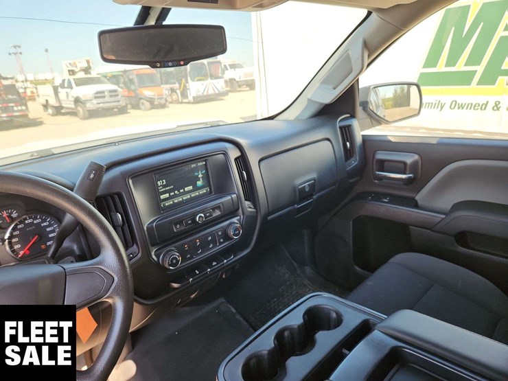 2018-chevrolet-silverado-1500-ls-image-10