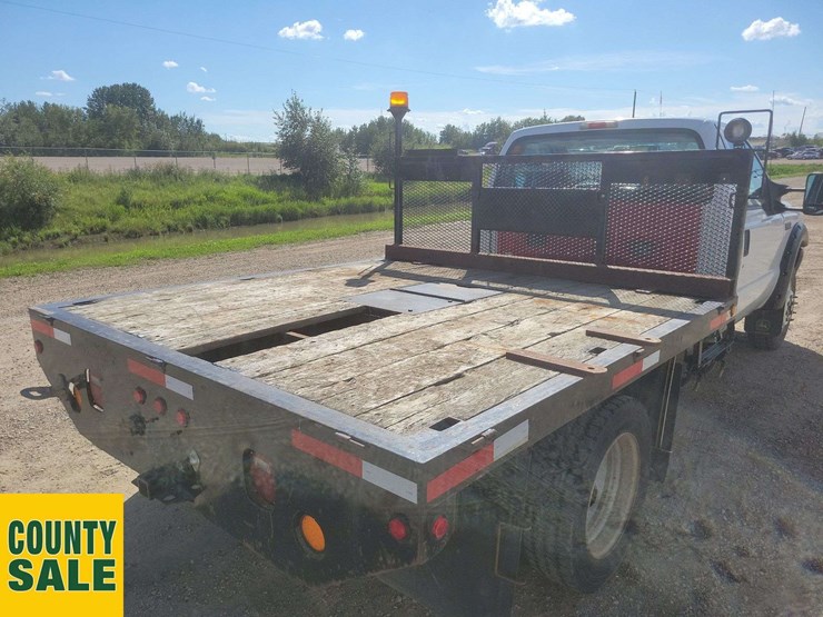 2003-ford-f550-image-26