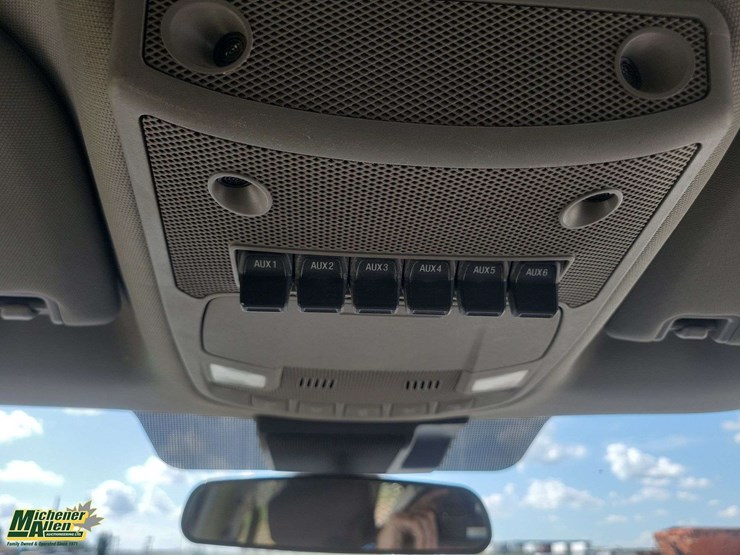 2022-ford-f550-image-23