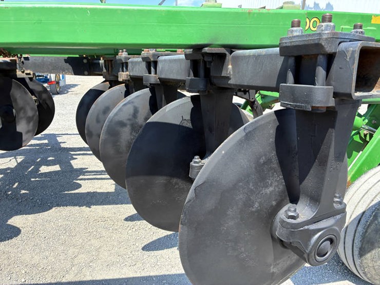 john-deere-2700-image-21