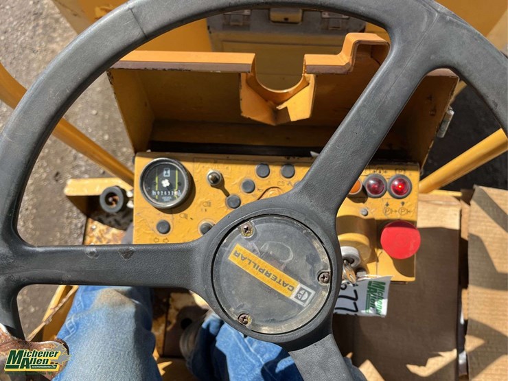 caterpillar-cb-214b-image-3
