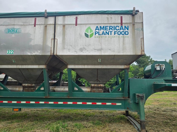 2013-doyle-dry-fertilizer-tender-trailer---kubota-diesel,-3-stainless-compartments,-side-discharge-image-27