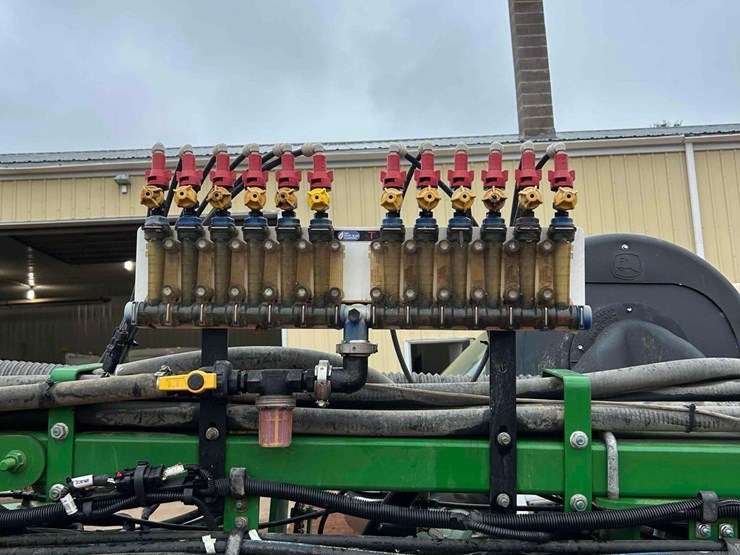 2014-john-deere-1770nt-image-1
